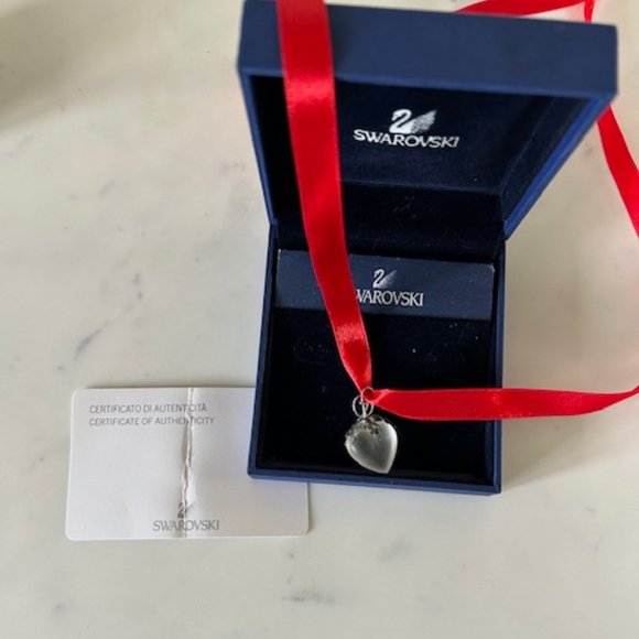 Swarovski puffed heart on a red ribbon - Picture 2 of 5